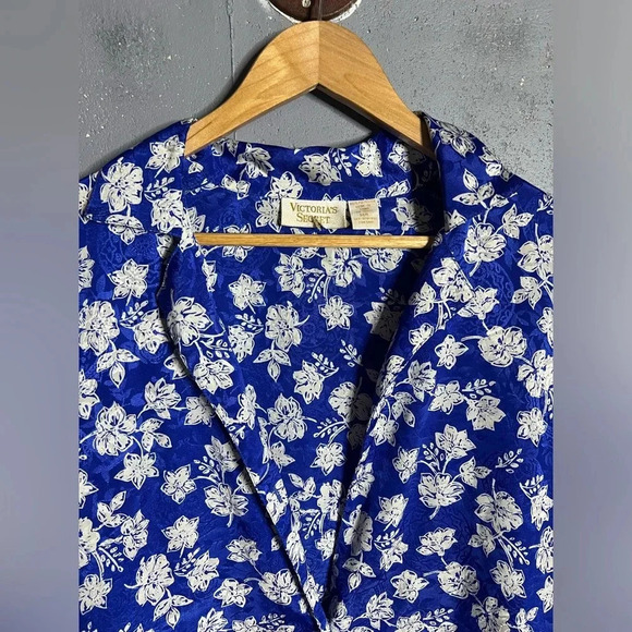 Victoria's Secret Gold Label Satin Long Button Down Shirt SZ. M/L Pearl Buttons - Picture 3 of 9